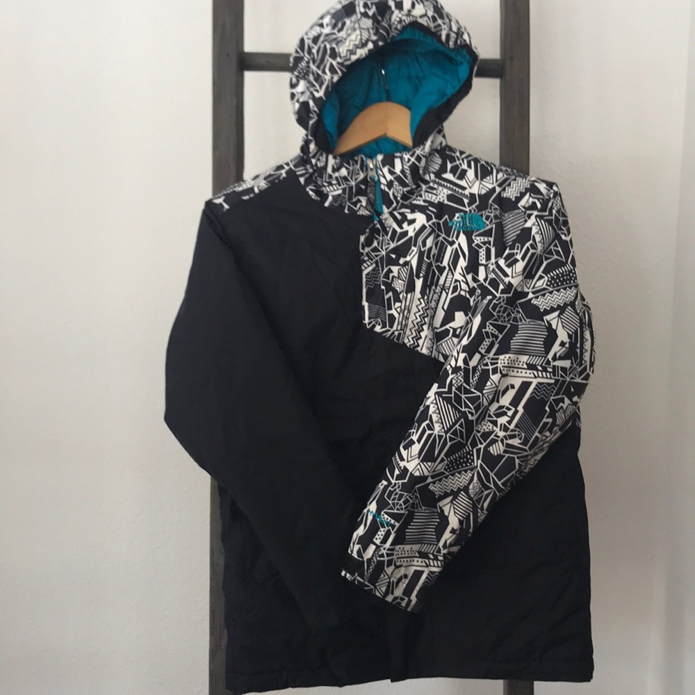The North Face winter jacket. Also fits as Men’s S